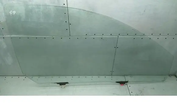 Toyota Yaris Verso Front door window glass four-door