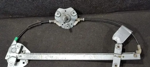 Mitsubishi Carisma Sliding door window regulator with motor