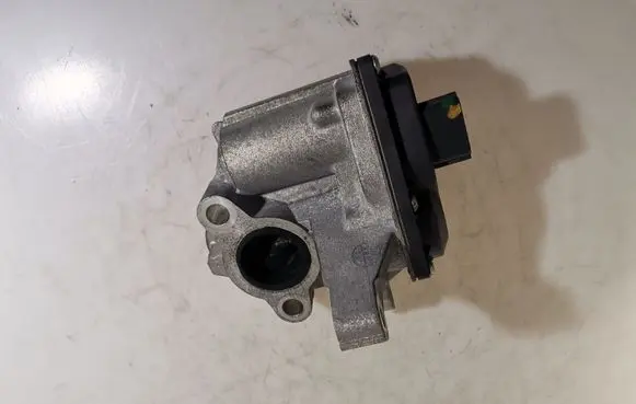 Renault Trafic III (X82) EGR valve H8201068965 147102408R