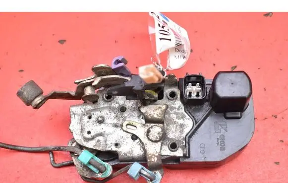 Chevrolet Caravan Front door lock 