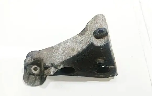 BMW 5 E60 E61 Engine mounting bracket 2211677705301 13807410