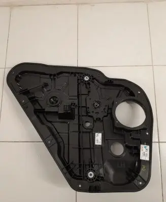Hyundai Santa Fe Rear window lifting mechanism without motor 834702W050
