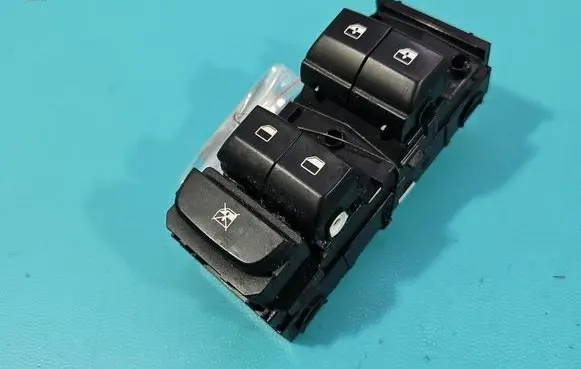 KIA Ceed Electric window control switch 93570J7120 IMPRK1540251