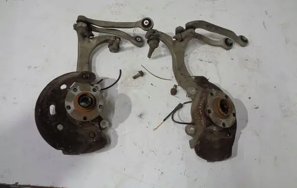 Audi A8 S8 D3 4E Front wheel hub spindle knuckle