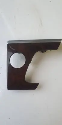 Dashboard glove box trim