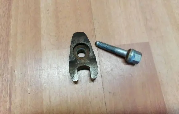 Peugeot Bipper Fuel Injector clamp holder 198275 198273