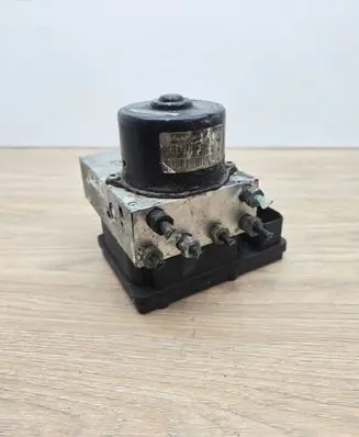 Volvo V70 ABS Pump 30714956 10092504113 00481396D0