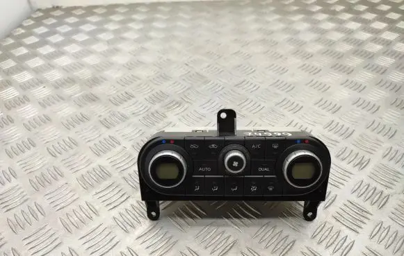 Nissan Qashqai Climate control unit 27500JD40D
