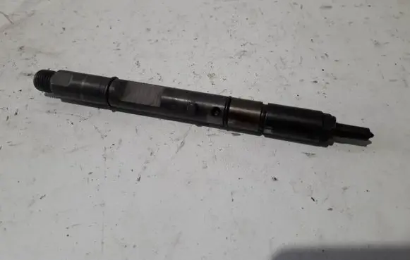 Audi A6 S6 C5 4B Fuel injector 059130201F