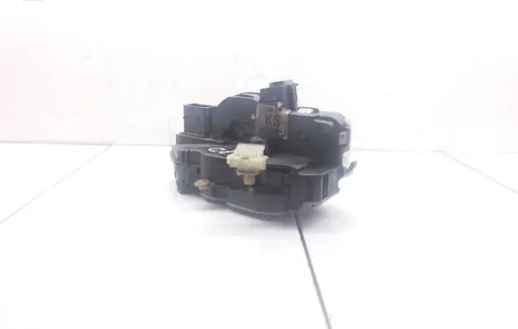 Opel Insignia A Front door lock 1350378 3023880RH2