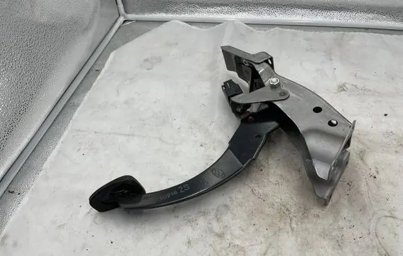 Subaru Forester SH Brake pedal 90918 909182S