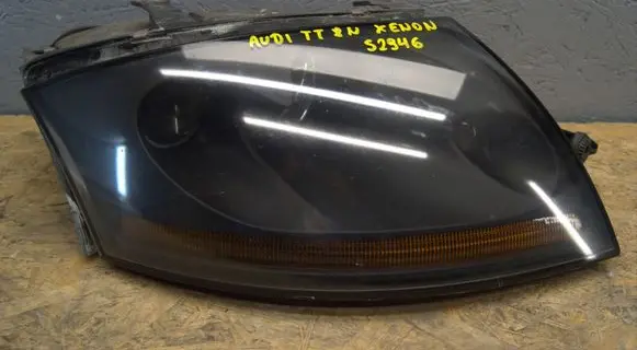 Audi TT Mk1 Headlight/headlamp 8N0941004AL