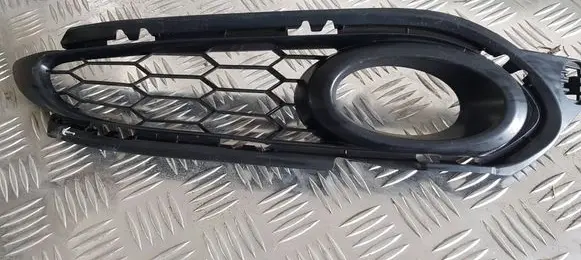 Honda HR-V Front fog light trim/grill 71106T8KG000