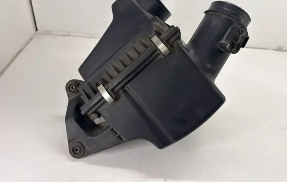 BMW X1 E84 Air filter box 7588280 13717588280 11564310