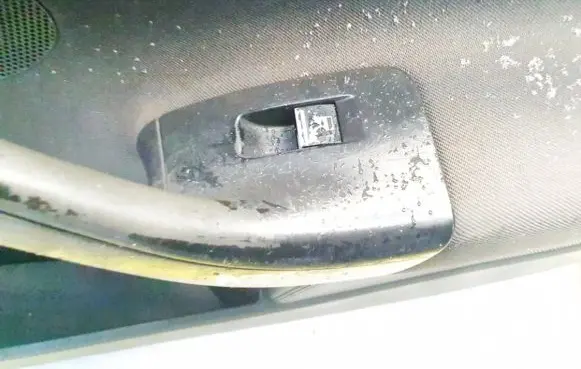 Volkswagen Golf V Electric window control switch
