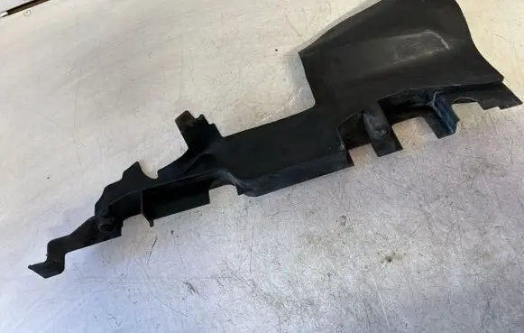 Audi A4 S4 B7 8E 8H Intercooler air guide/duct channel 8E0121283AC