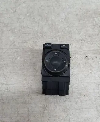 Volkswagen PASSAT B5 Wing mirror switch 3B1959565B P466GF30