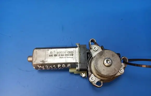Mercedes-Benz E W211 Seat adjustment motor 0930203002 820418984