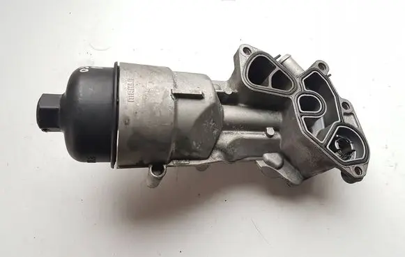 Oil filter mounting bracket