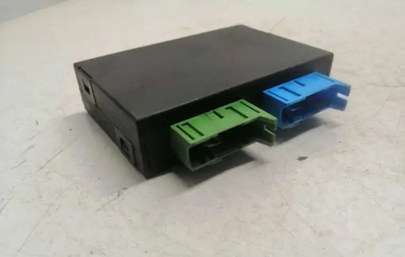 BMW 5 E34 Comfort/convenience module 61352942287 C7338C 437R10003