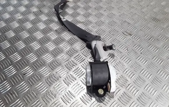 Mazda MPV Middle seatbelt (rear) 