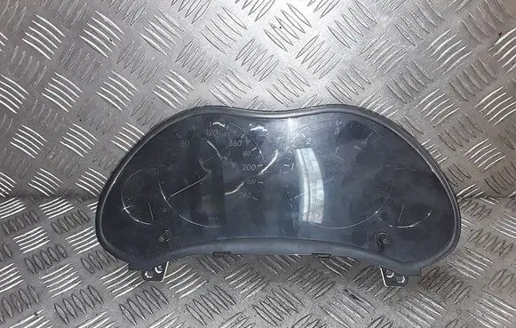 Speedometer (instrument cluster)