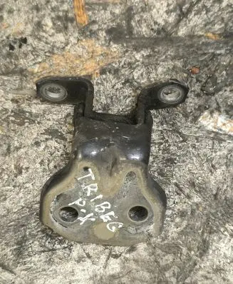Subaru B9 Tribeca Front door upper hinge