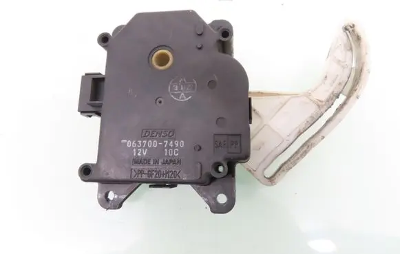 Toyota Corolla Verso E121 Air flap motor/actuator 0637007490