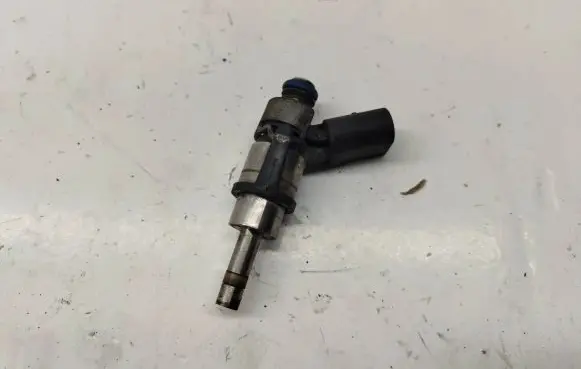 Audi A3 S3 8P Fuel injector 06D133036D