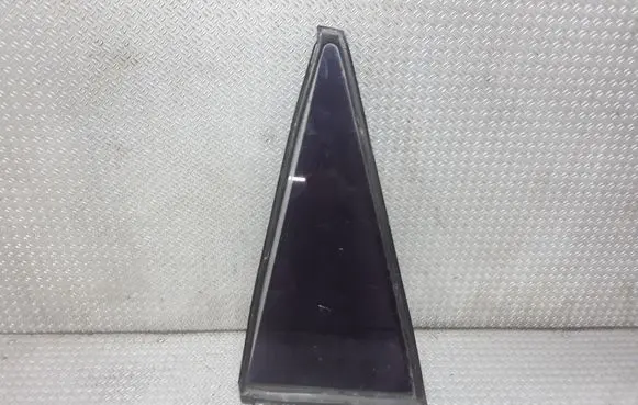 Toyota Corolla Verso E121 Rear vent window glass 