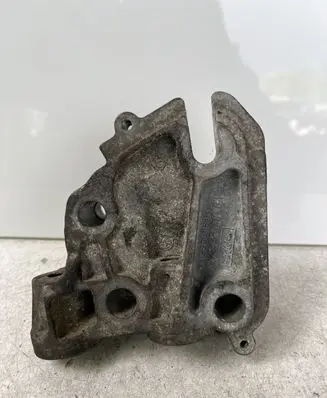 Volvo V50 Engine mounting bracket 6M516030BA