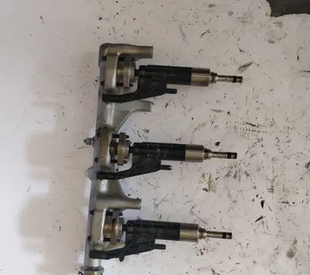 BMW 1 F20 F21 Fuel injector 1353763999005 14018510