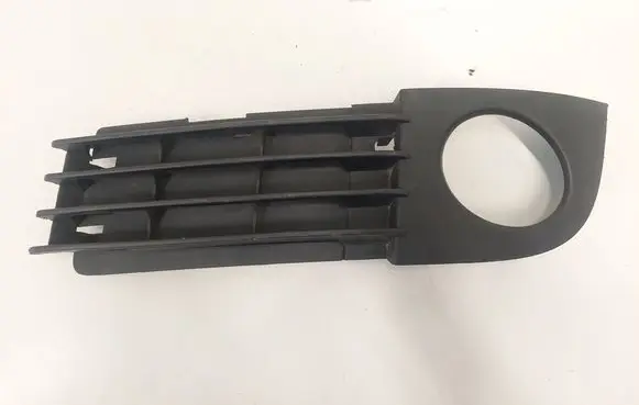 Audi A6 S6 C5 4B Front bumper lower grill 4B0807681