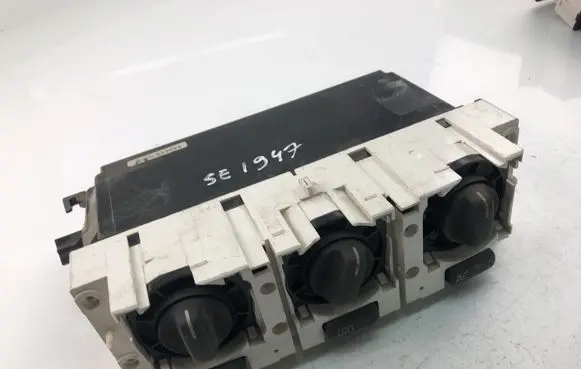 Volvo S40 Climate control unit 889558