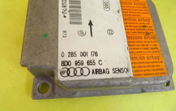 Audi A4 S4 B5 8D Airbag control unit/module 0285001176 8D0959655C