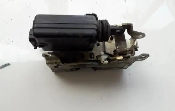Renault Megane I Rear door lock