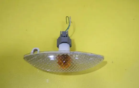 Toyota Yaris Front fender indicator light 