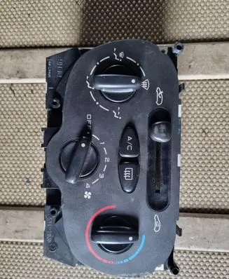 Peugeot 206 Climate control unit 64138