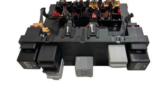 Volkswagen Scirocco Comfort/convenience module 3C8937049E F005V00745