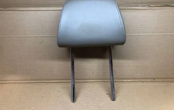 Skoda Yeti (5L) Front seat headrest