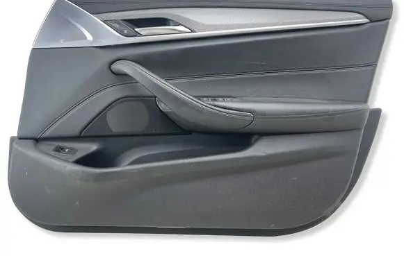 BMW 5 G30 G31 G38 Front door card panel trim 7476797