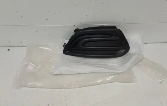 Opel Karl Front bumper lower grill 95238829