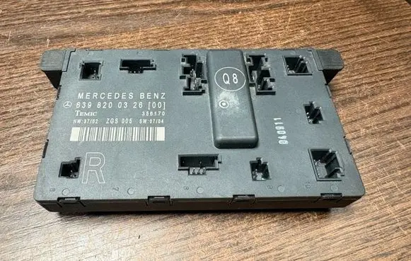 Mercedes-Benz Vito Viano W639 Door control unit/module 6398200326 A6398200326