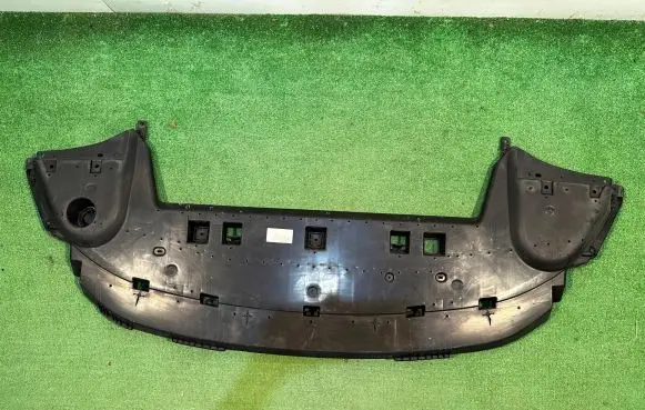 Front bumper skid plate/under tray
