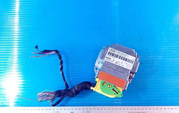 Audi A4 S4 B7 8E 8H Airbag control unit/module 8E0959655G 0285001668