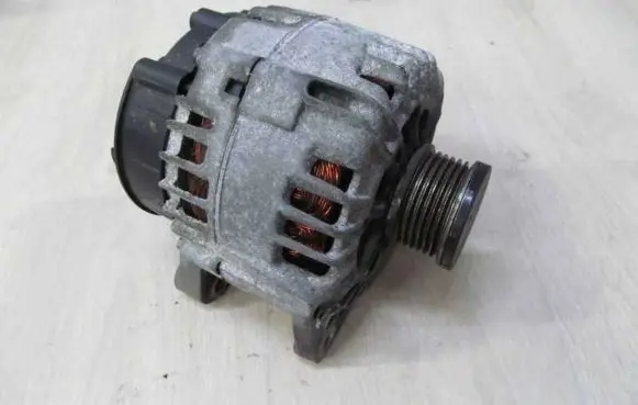 Renault Laguna III Generator/alternator 231000011R 21811