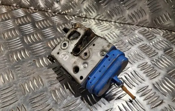 Audi A4 S4 B5 8D Rear door lock 8D0839016A