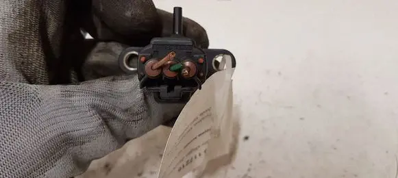 Toyota Avensis T270 Air pressure sensor 8942120200