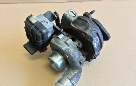 Jaguar S-Type Turbo 4R8Q6K682AK 72642312 6NW008412