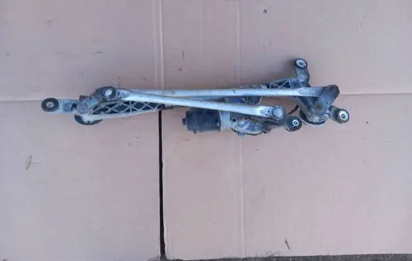 Subaru Outback Front wiper linkage and motor 38379BL 38379CL